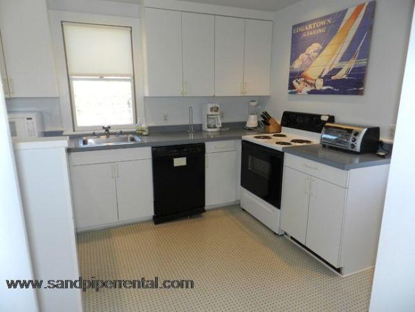 Cape Cod Home 995386