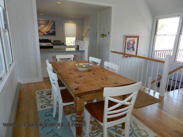 Cape Cod Home 995386