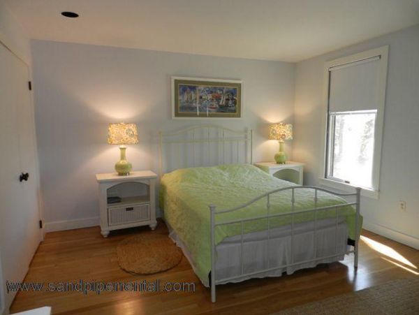 Cape Cod Home 995386