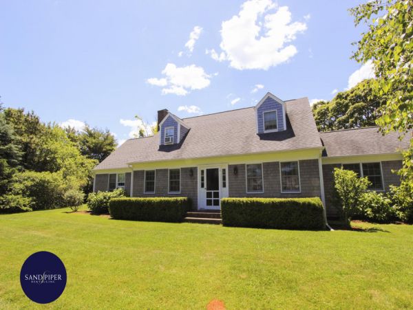 Cape Cod Home 995387
