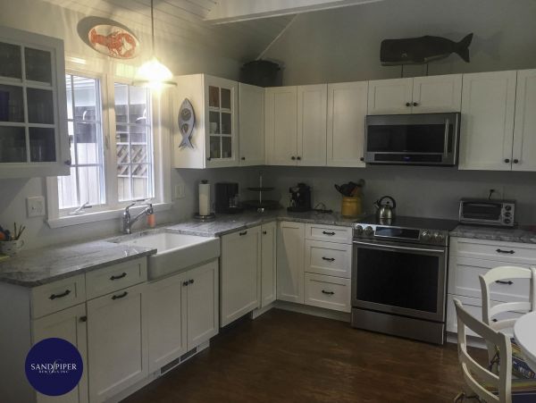 Cape Cod Home 995387