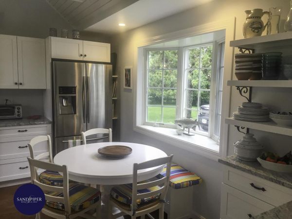 Cape Cod Home 995387