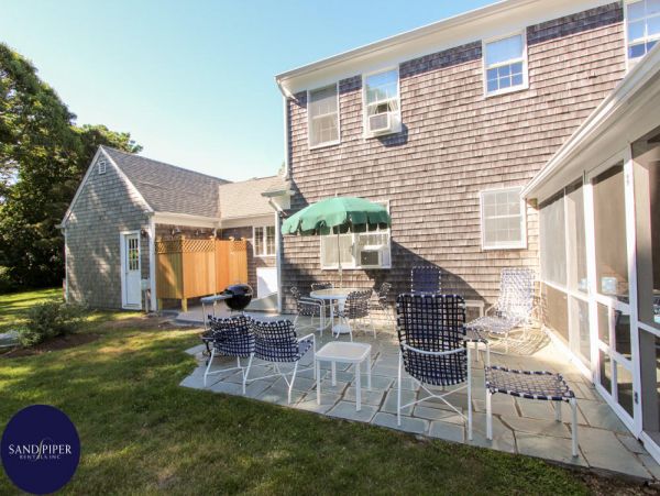 Cape Cod Home 995387