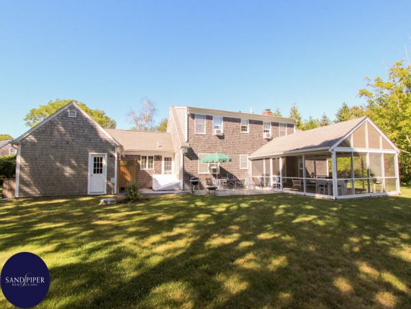 Cape Cod Home 995387