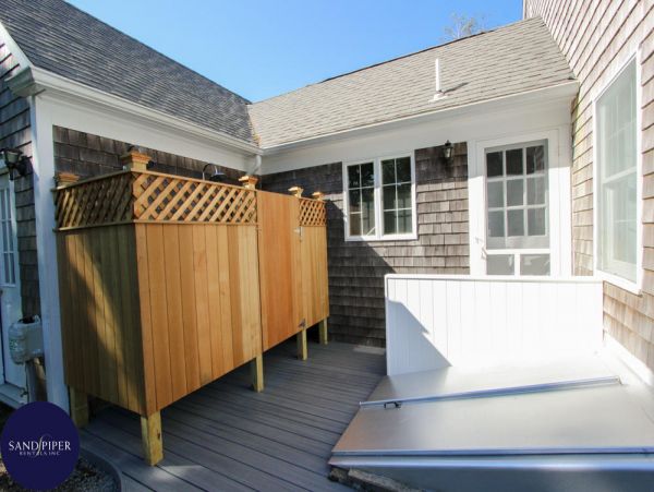 Cape Cod Home 995387