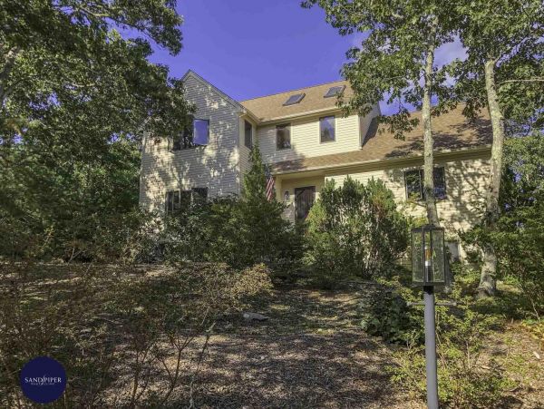 Cape Cod Home 995388