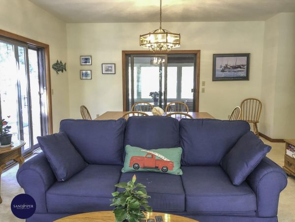 Cape Cod Home 995388
