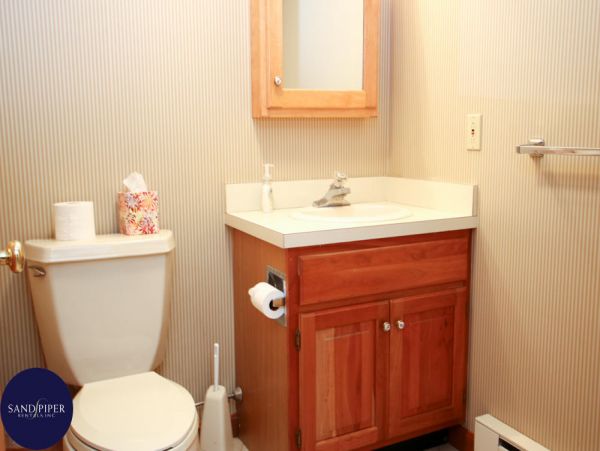 Cape Cod Home 995388
