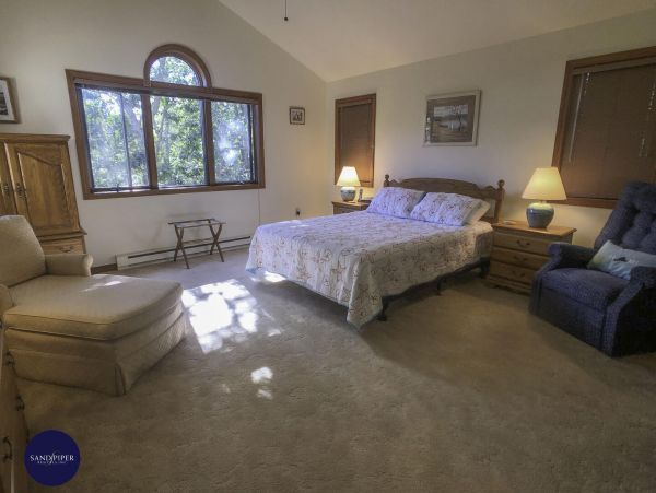 Cape Cod Home 995388