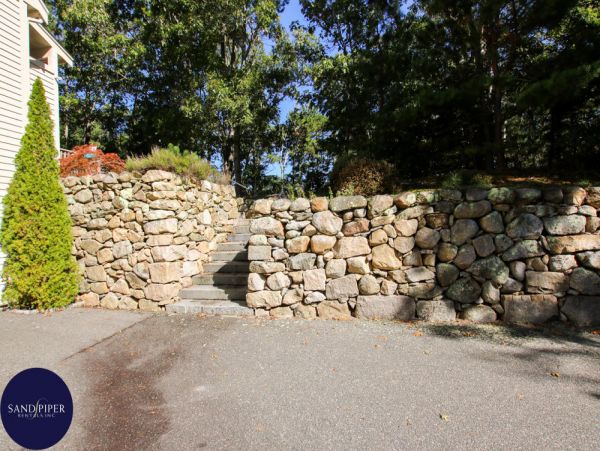 Cape Cod Home 995388