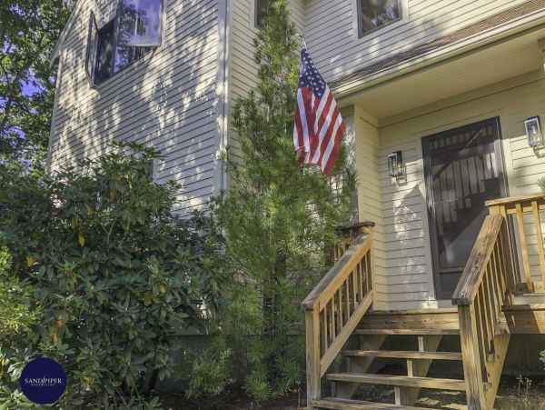 Cape Cod Home 995388