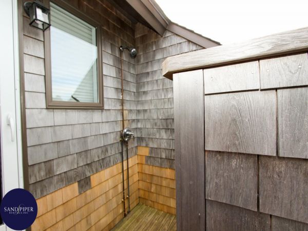 Cape Cod Home 995390