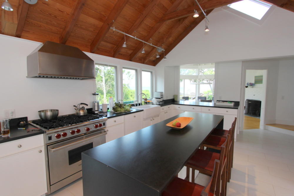 Cape Cod Home 995391