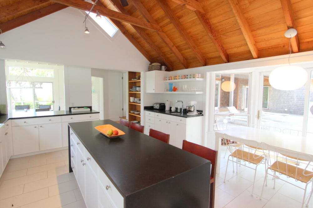 Cape Cod Home 995391