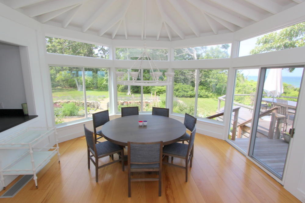 Cape Cod Home 995391