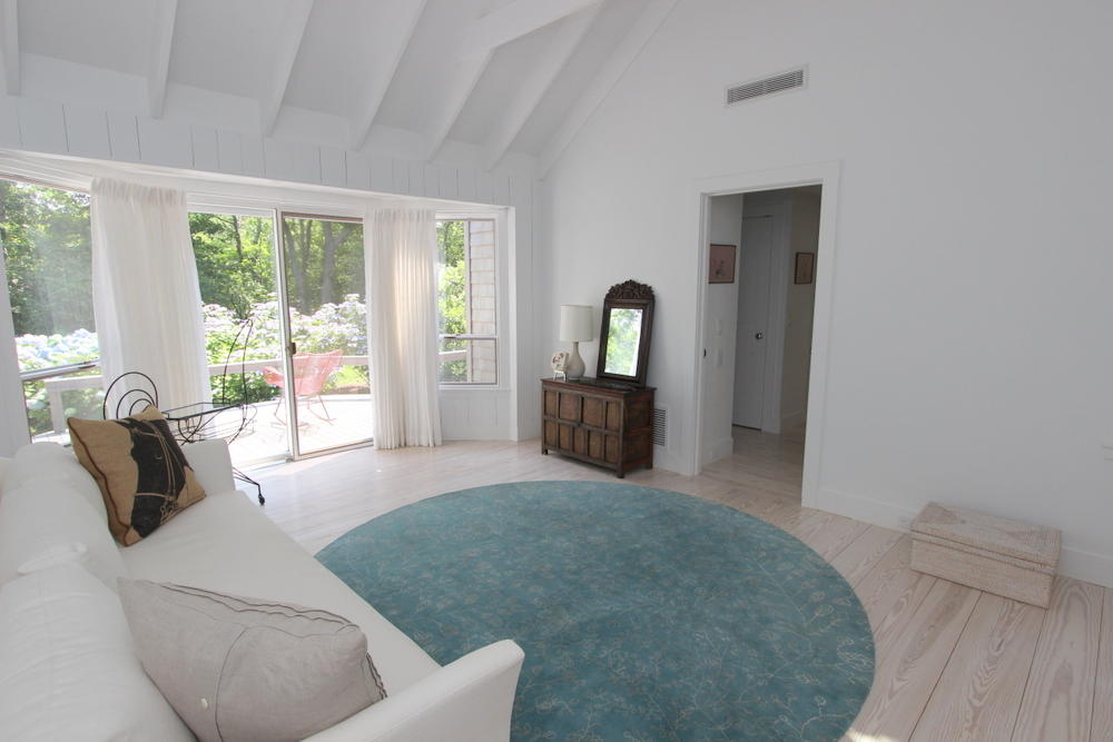 Cape Cod Home 995391