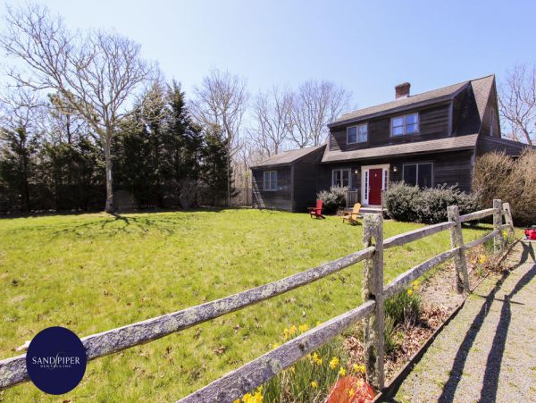 Cape Cod Home 995392