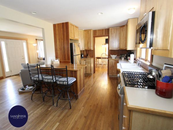 Cape Cod Home 995392