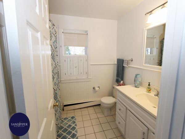 Cape Cod Home 995392
