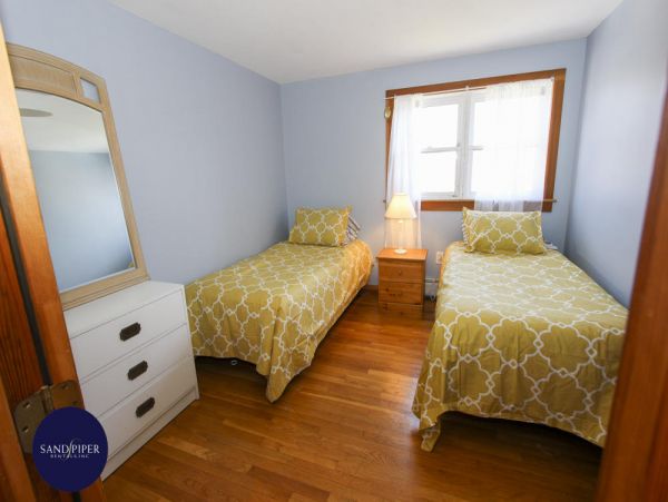 Cape Cod Home 995392