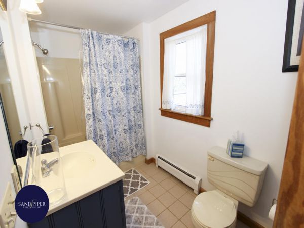 Cape Cod Home 995392