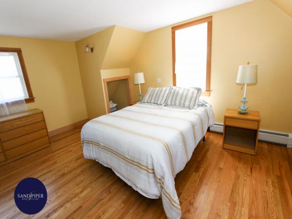 Cape Cod Home 995392