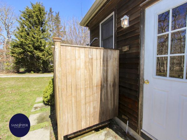 Cape Cod Home 995392