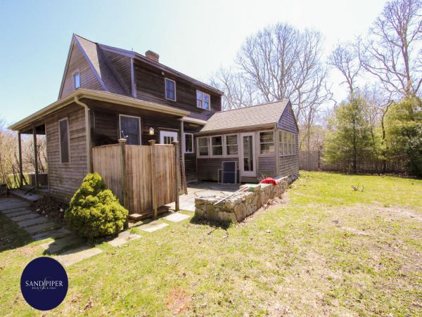 Cape Cod Home 995392