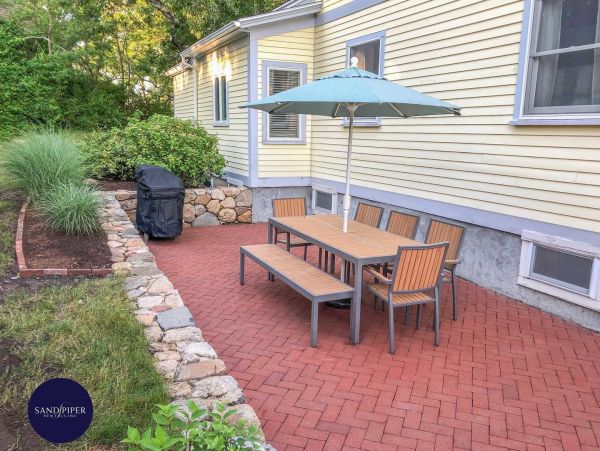 Cape Cod Home 995393