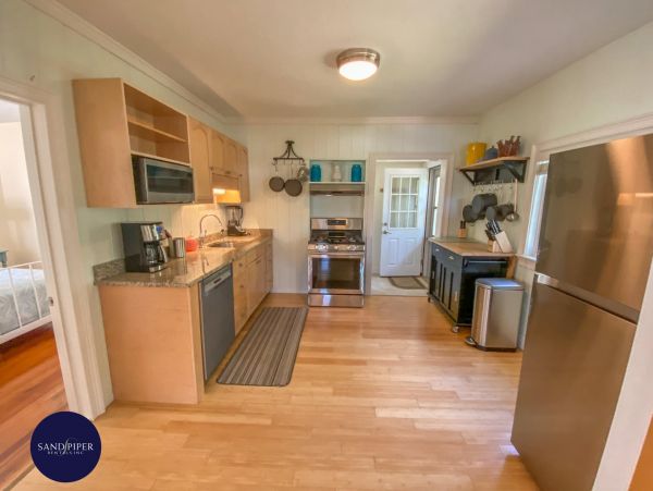 Cape Cod Home 995393