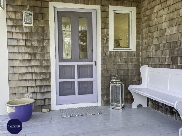 Cape Cod Home 995394