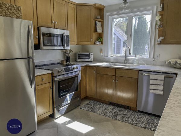 Cape Cod Home 995394