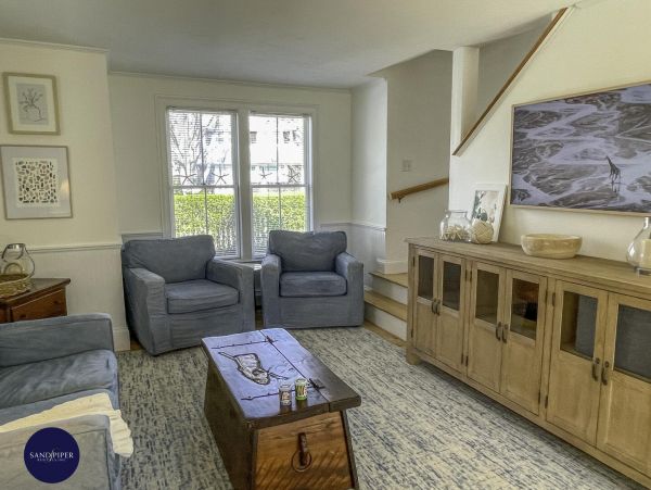 Cape Cod Home 995394