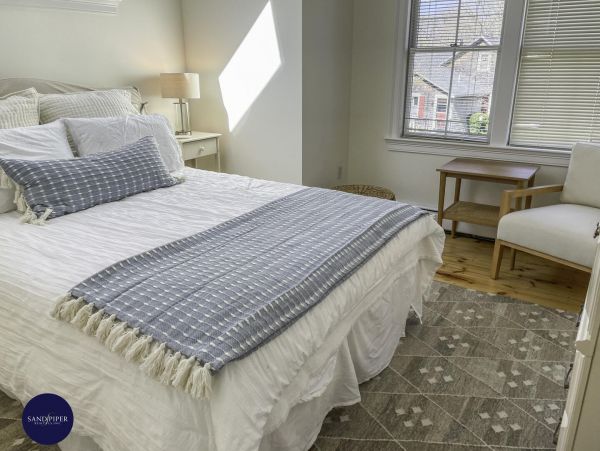 Cape Cod Home 995394