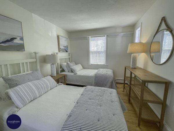 Cape Cod Home 995394