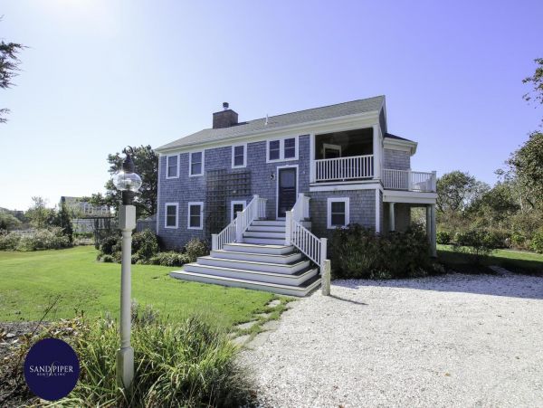 Cape Cod Home 995395