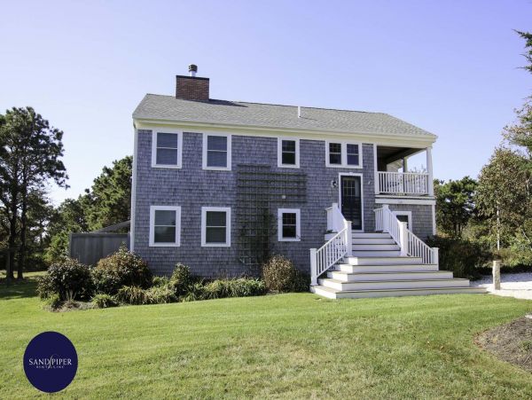 Cape Cod Home 995395