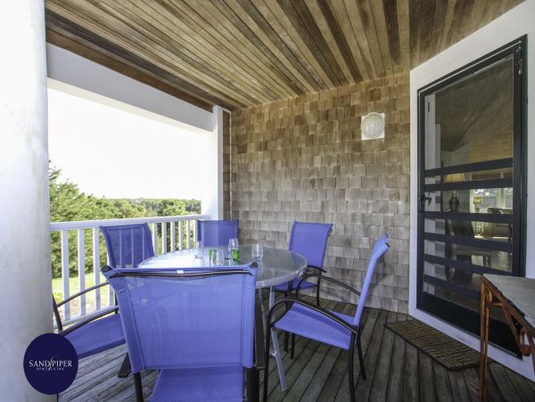 Cape Cod Home 995395