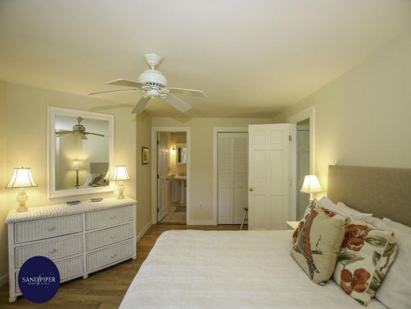 Cape Cod Home 995395