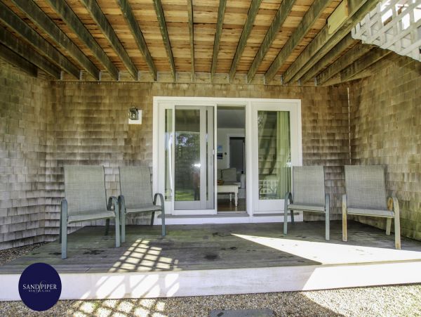 Cape Cod Home 995395