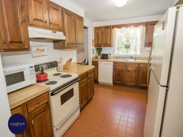 Cape Cod Home 995396