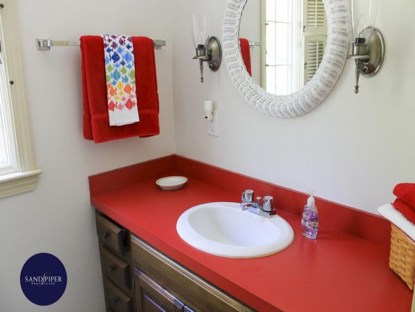 Cape Cod Home 995396