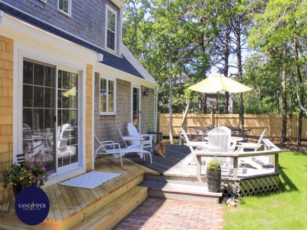 Cape Cod Home 995396