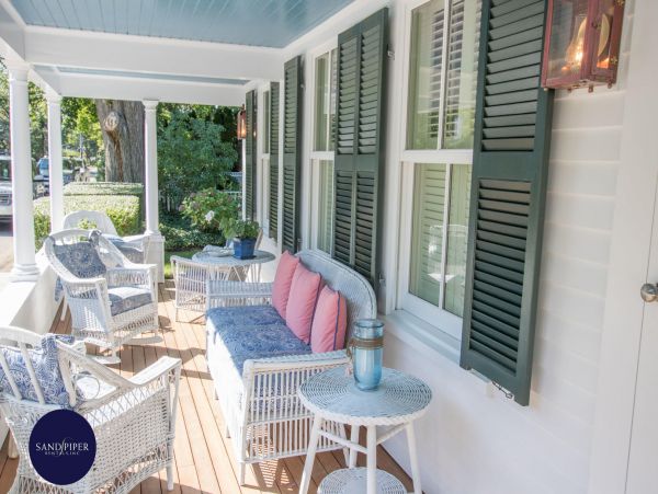 Cape Cod Home 995398