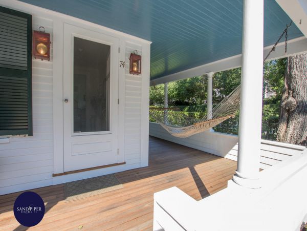 Cape Cod Home 995398