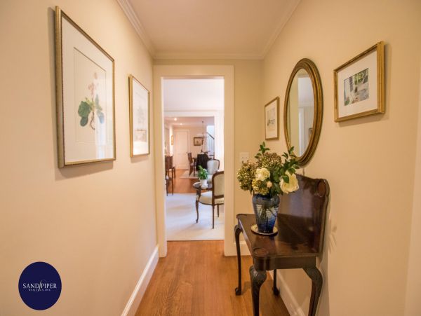 Cape Cod Home 995398