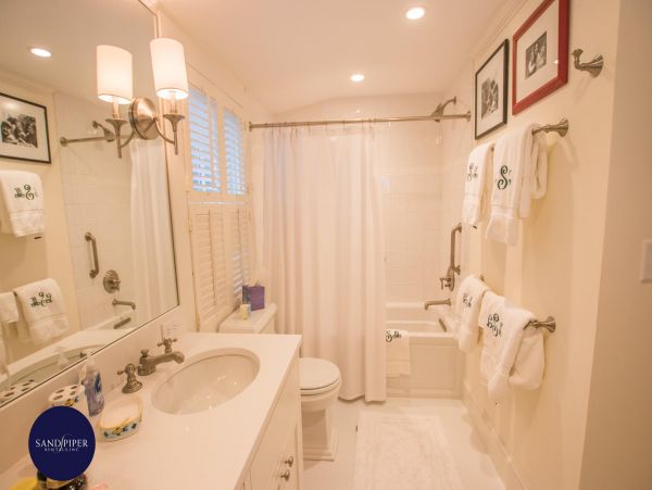 Cape Cod Home 995398
