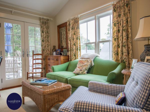 Cape Cod Home 995398
