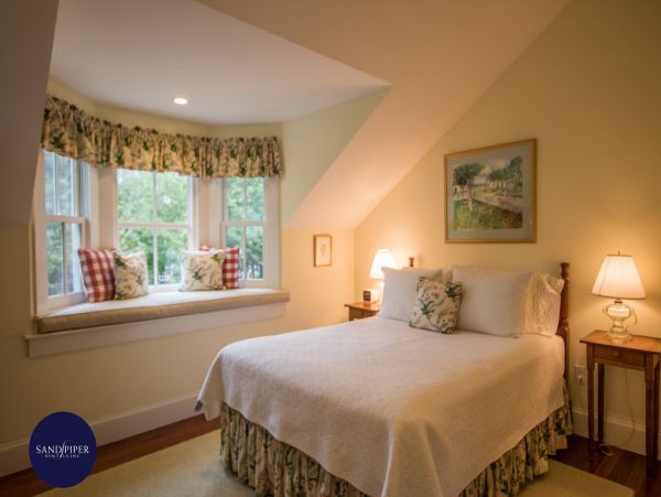 Cape Cod Home 995398