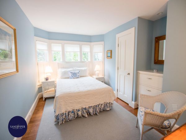 Cape Cod Home 995398
